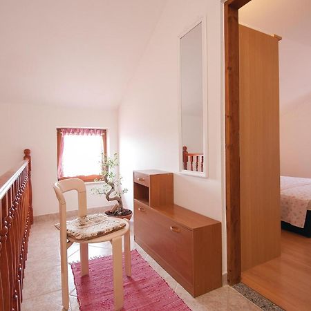 Lovely Apartment In Rovinj With Kitchen Zewnętrze zdjęcie