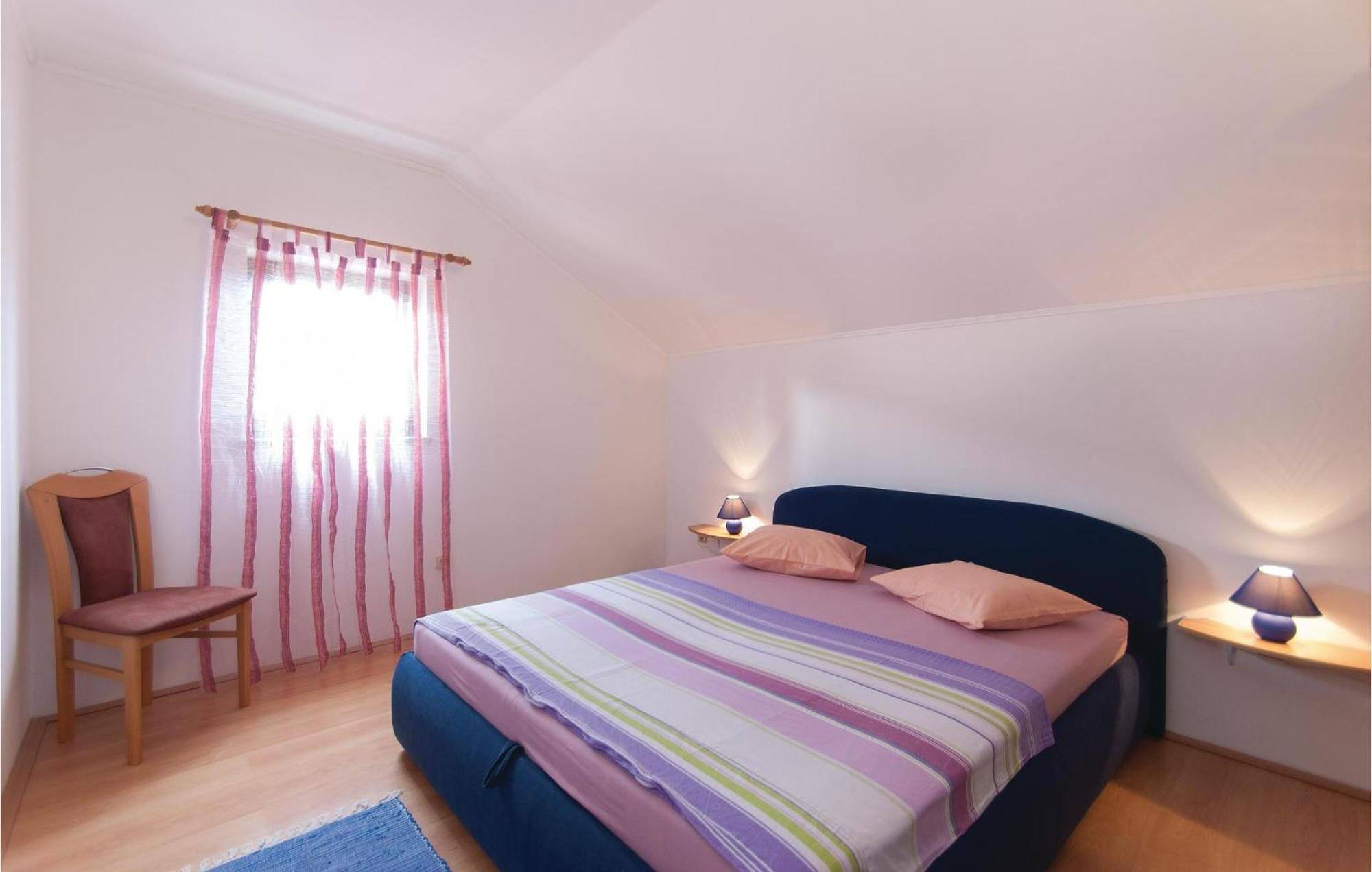 Lovely Apartment In Rovinj With Kitchen Zewnętrze zdjęcie