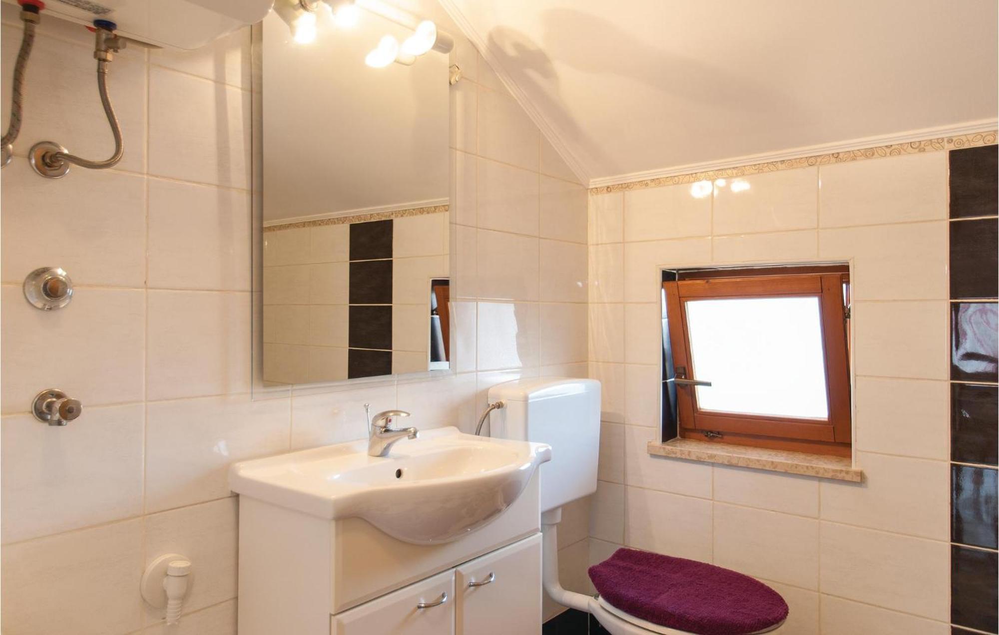 Lovely Apartment In Rovinj With Kitchen Zewnętrze zdjęcie