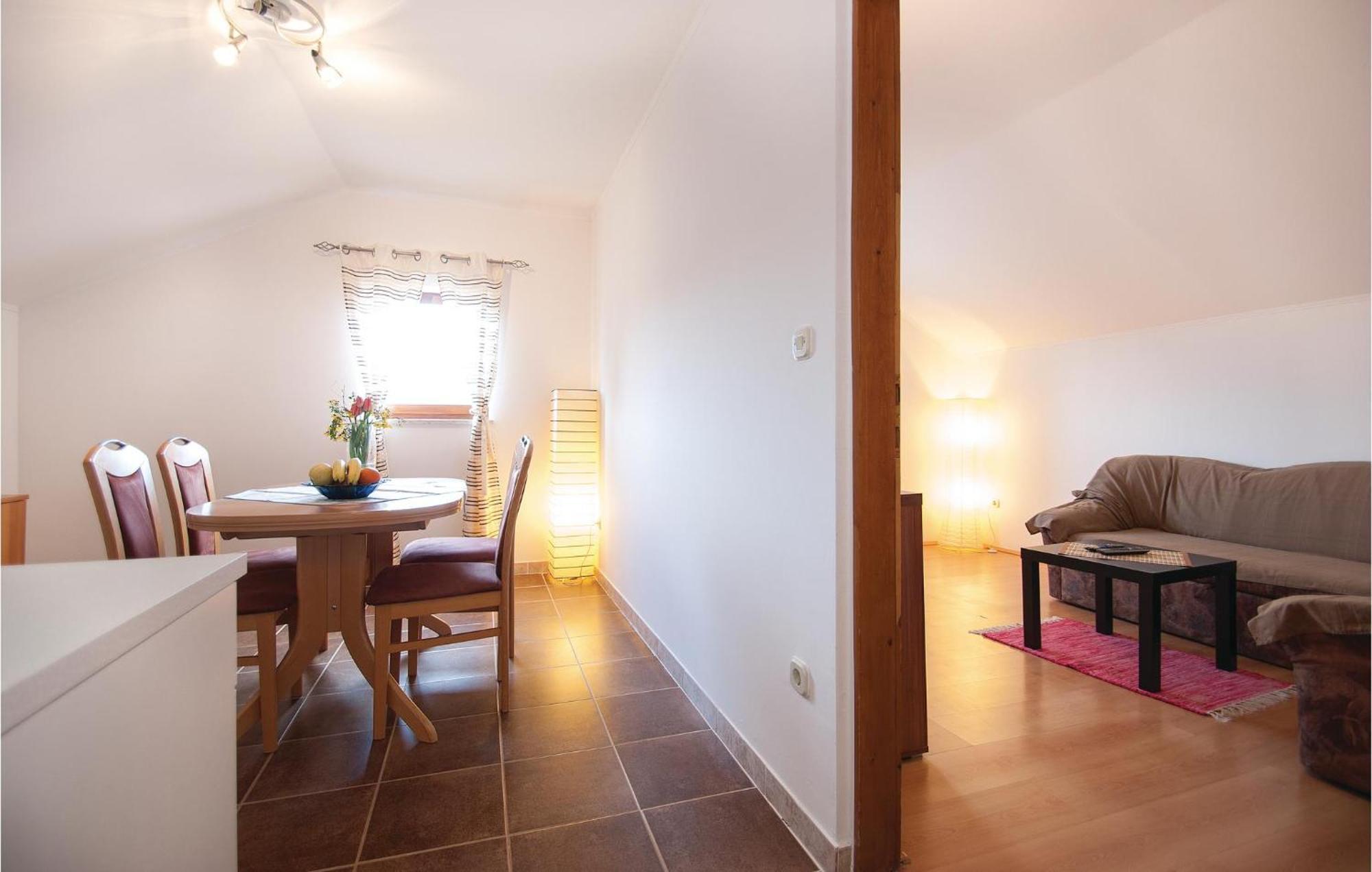 Lovely Apartment In Rovinj With Kitchen Zewnętrze zdjęcie