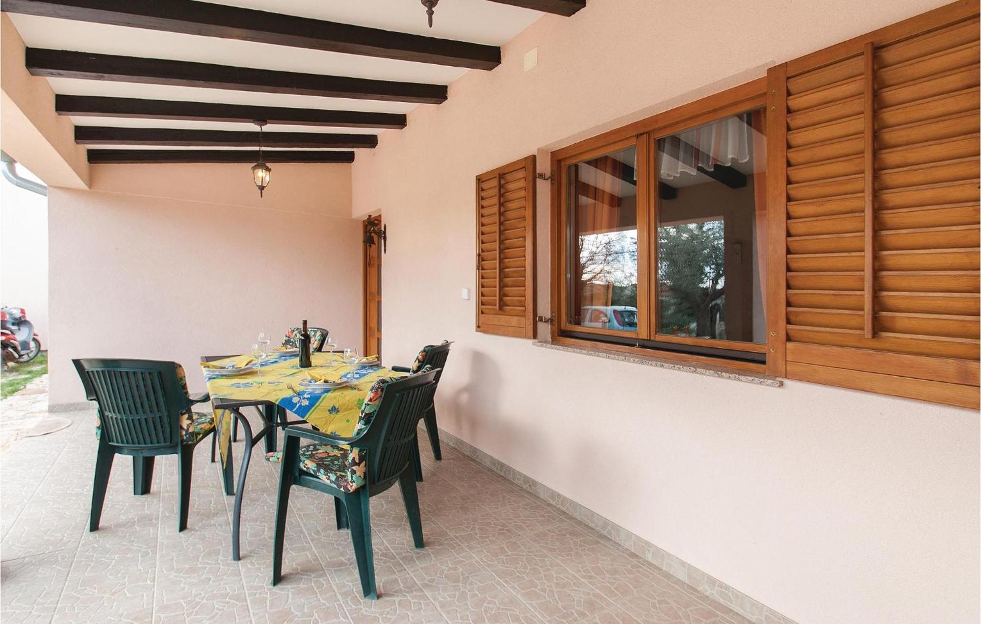 Lovely Apartment In Rovinj With Kitchen Zewnętrze zdjęcie